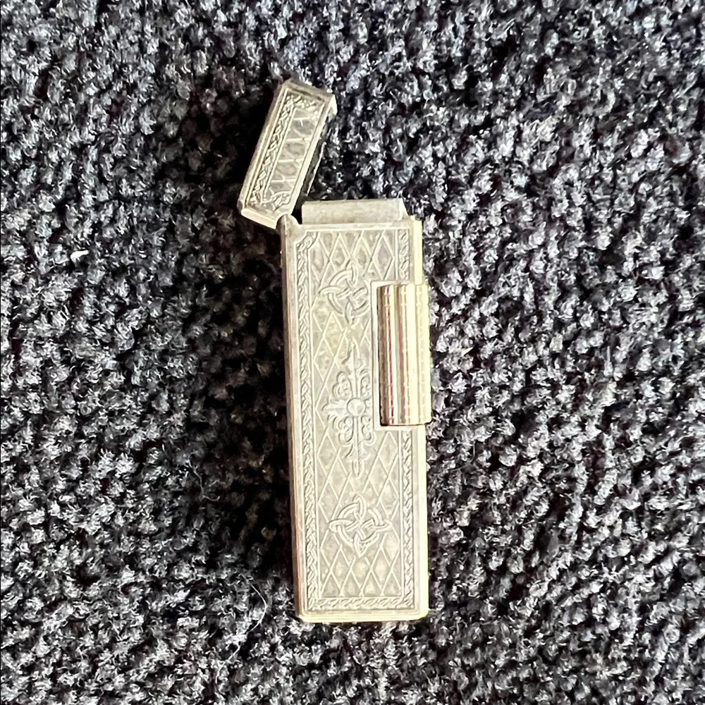 Vintage Intricate Silver Lighter - Picture 1 of 5